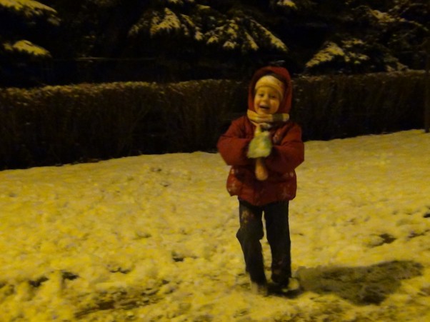 Zdjęcie zgłoszone na konkurs eBobas.pl Uwaga   Mama    !    Szykuje   na  ciebie   śnieżkę ! 