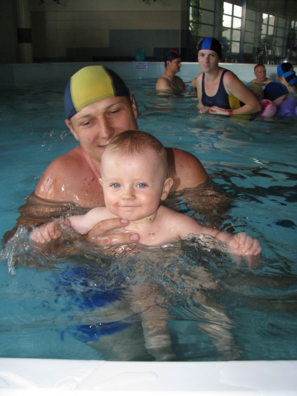 Ja, tata i duuużo wody... ...nauka pływania z tatą...