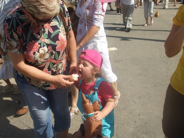 Zdjęcie zgłoszone na konkurs eBobas.pl na lody tylko z babcią