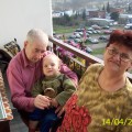 Z dziadkiem i babcią na balkonie :&#41;