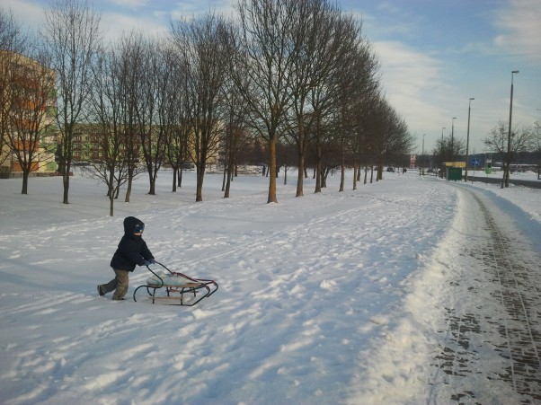 Zdjęcie zgłoszone na konkurs eBobas.pl Hu! Hu! Ha!\n Nasza zima nie jest zła! \n my się Zimy  nie boimy, \nDalej śnieżkiem się bawimy !!\n