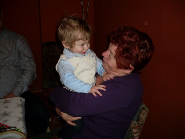 Zdjęcie zgłoszone na konkurs eBobas.pl Wojtuś z babcia. Jego pierwsze słowo &quot;baba&quot;
