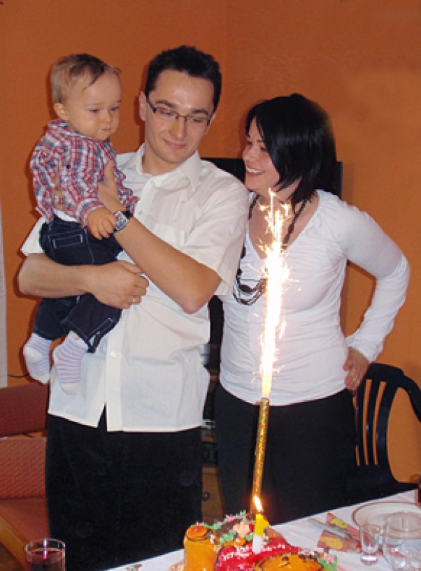 1 Urodziny Filipka Filipek i posiłki przy dmuchaniu pierwszej świeczki urodzinowej :&#41;